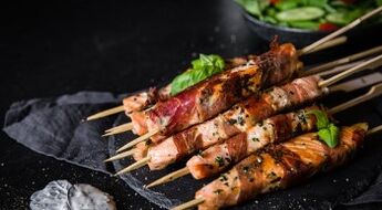 Salmón Kebab