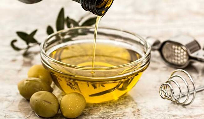 O aceite de oliva pódese substituír por aceite de xirasol nunha dieta mediterránea